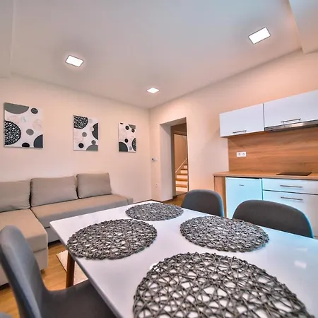 Ferienwohnung Kriszta Deluxe Vendeghaz Ujfeherto Exterior foto