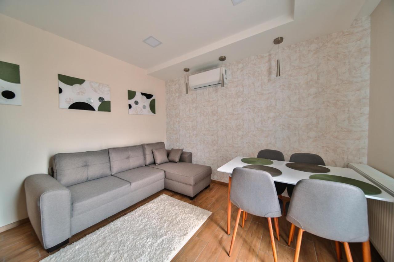 Kriszta Deluxe Vendeghaz Apartment Ujfeherto